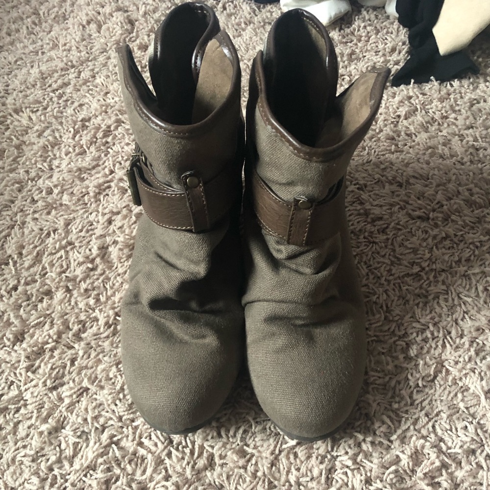 Camo Wedges booties